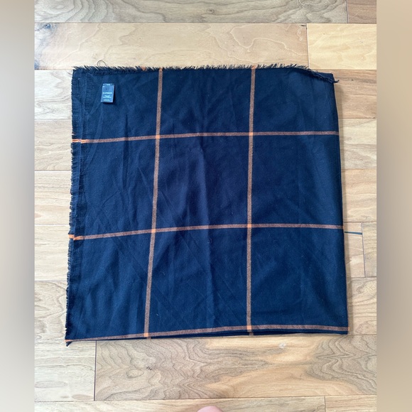 Express thin “blanket” scarf - Picture 1 of 1